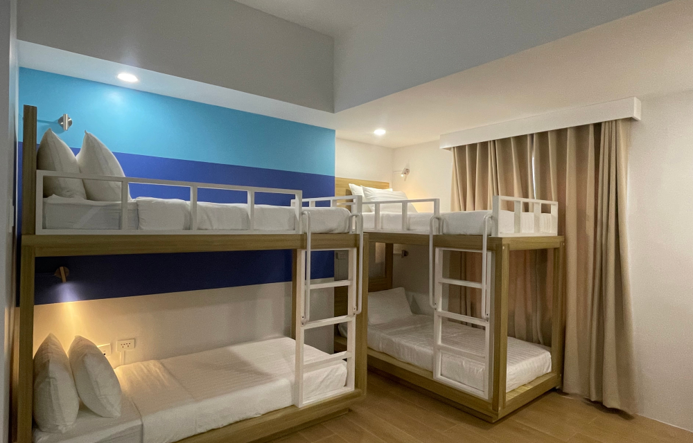Deluxe Quad - 2 Bunk Beds